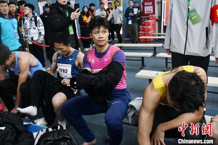 成都复出再启程：苏炳添在全国室内大奖赛首站