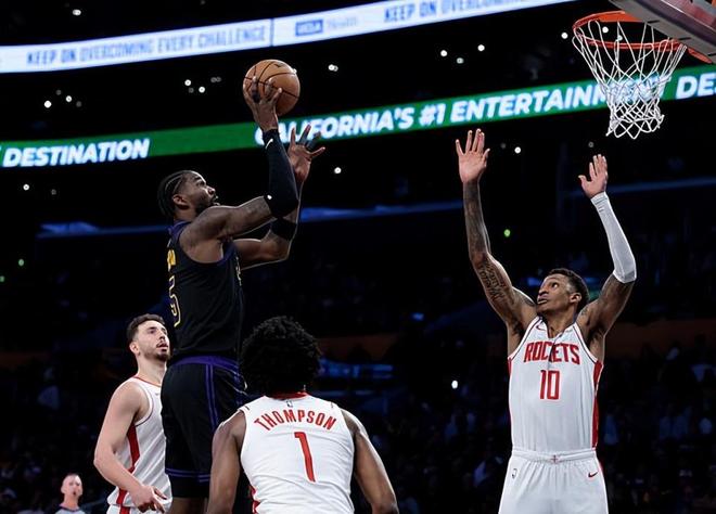 湖人双杀火箭锁定系列赛优势 艾顿状态起伏引担